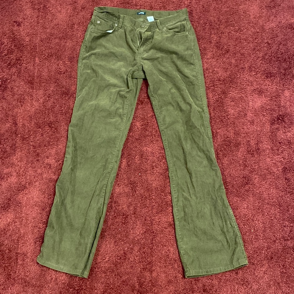 Cute dark green straight leg pants